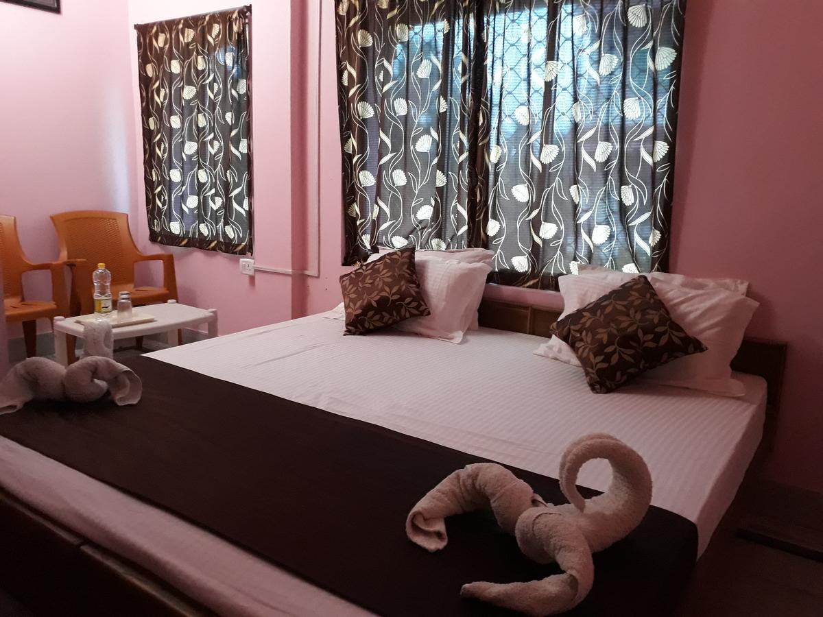 Hotel Gunjan Puri Eksteriør bilde