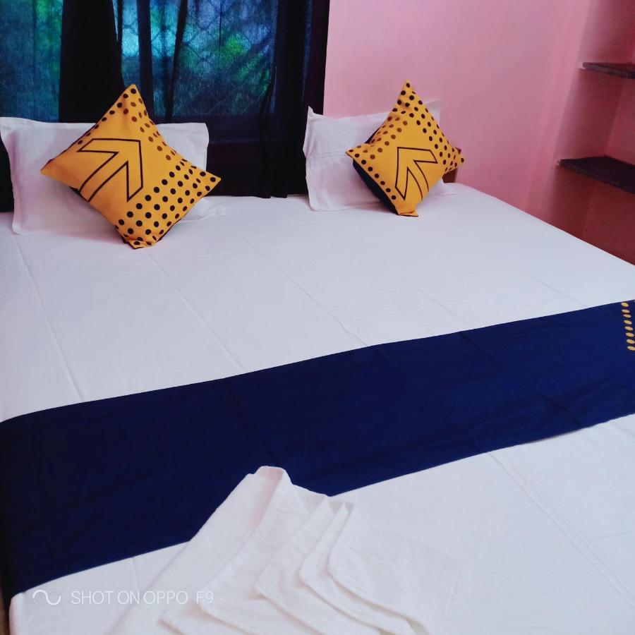 Hotel Gunjan Puri Eksteriør bilde