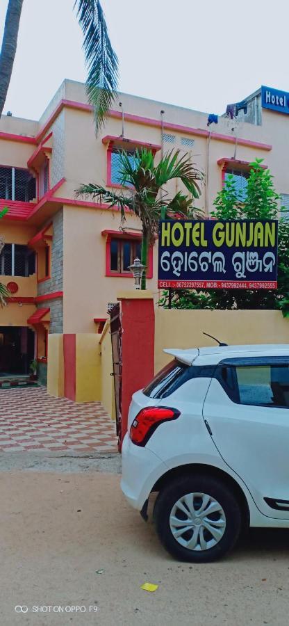 Hotel Gunjan Puri Eksteriør bilde
